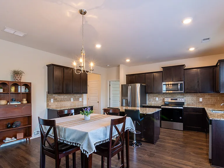 438 Furlough Dr — Photo 8