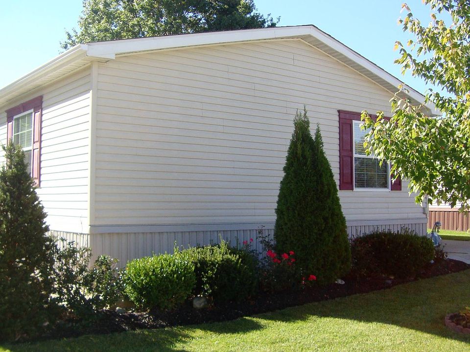 1st image of 200 Pin Oak Cir