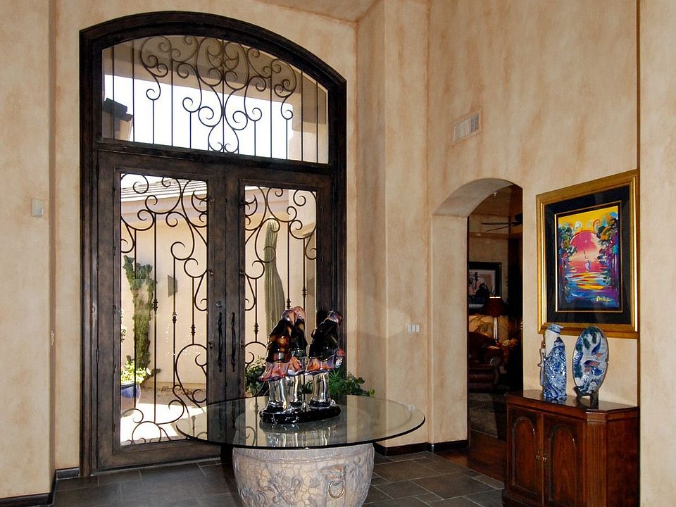Entry / Foyer