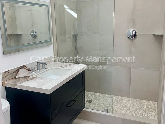 5th image of 318 18th St #B