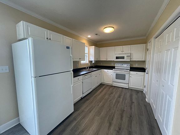 3rd image of 109 Tillett Ln