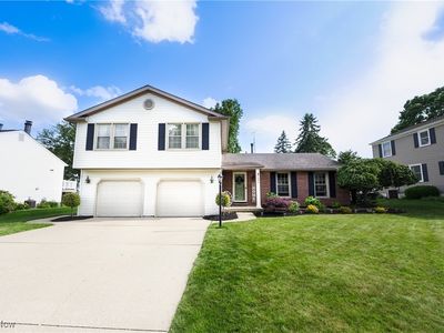 7995 Woodrush Dr NW, North Canton, OH, 44720