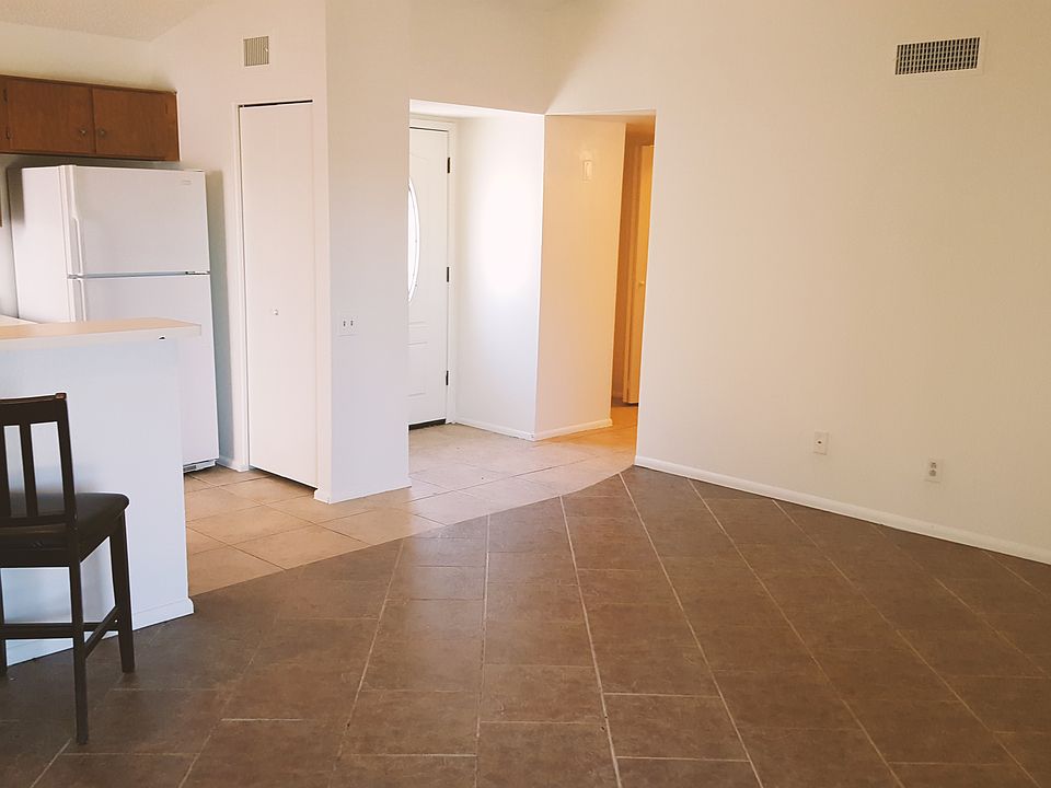 2nd image of 4414 E Vineyard Rd