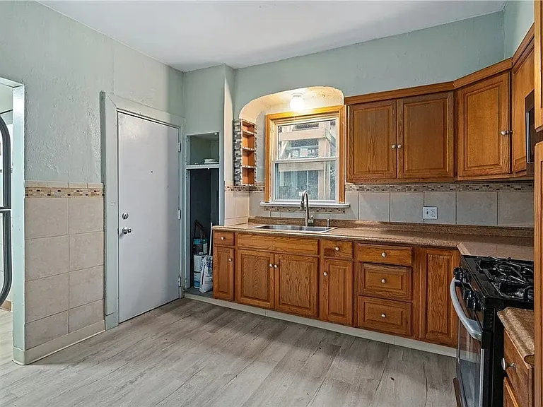 530 Carothers Ave — Photo 3