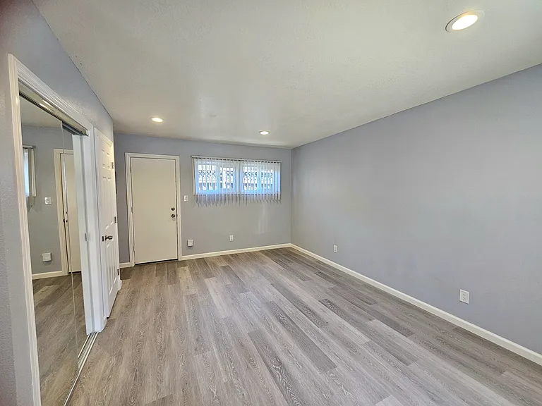 31 Topeka Ave #1 — Photo 3