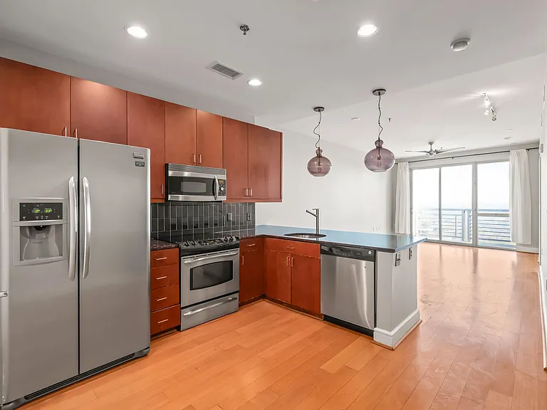 333 W Trade St #2502 — Photo 7