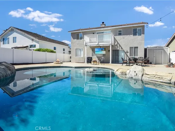 8574 De Loss Dr, Riverside, CA 92508