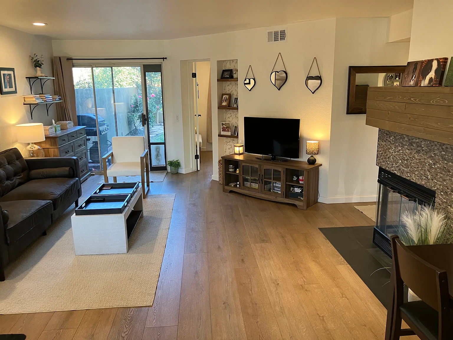 2 bed, 1000 sqft, $3,500 — Photo 4