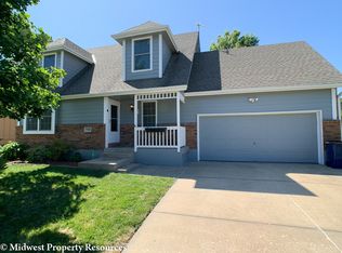 709 SE 10th Ter, Lees Summit, MO 64081