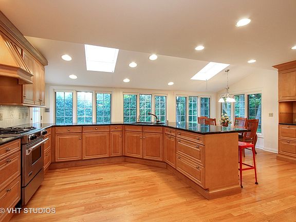 5th image of 14619 Emery Ln