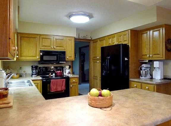 4th image of 17724 Crestwood Ct