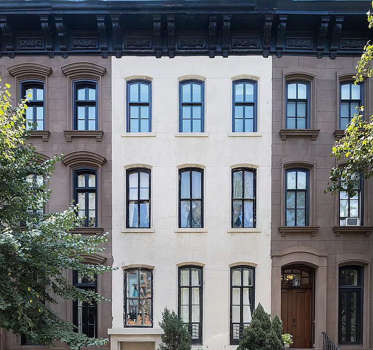 1st image of 212 W 11th St