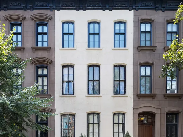 212 W 11th St, New York, NY 10014