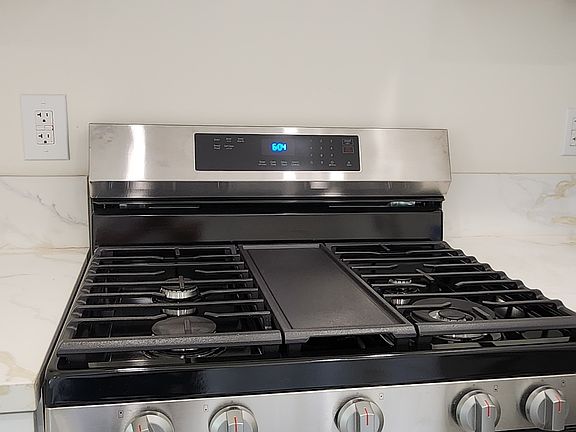3rd image of 1519 Plaza Del Amo #7