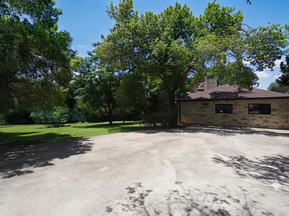8 Woodhollow Trl, Round Rock, TX 78665