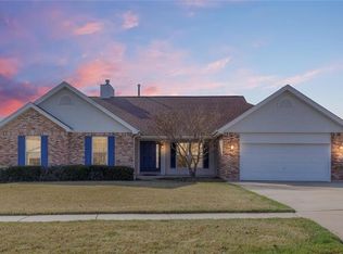 4 Moorbriar Ct, Saint Peters, MO 63376