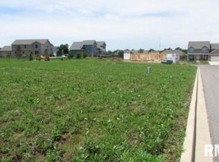 601 Westminster Dr, Washington, IL 61571