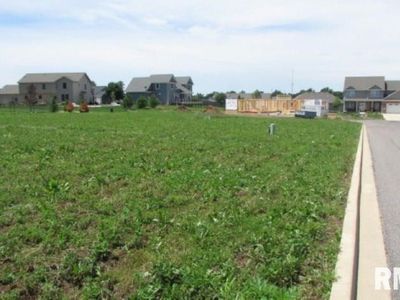 720 Wellington Dr, Washington, IL, 61571