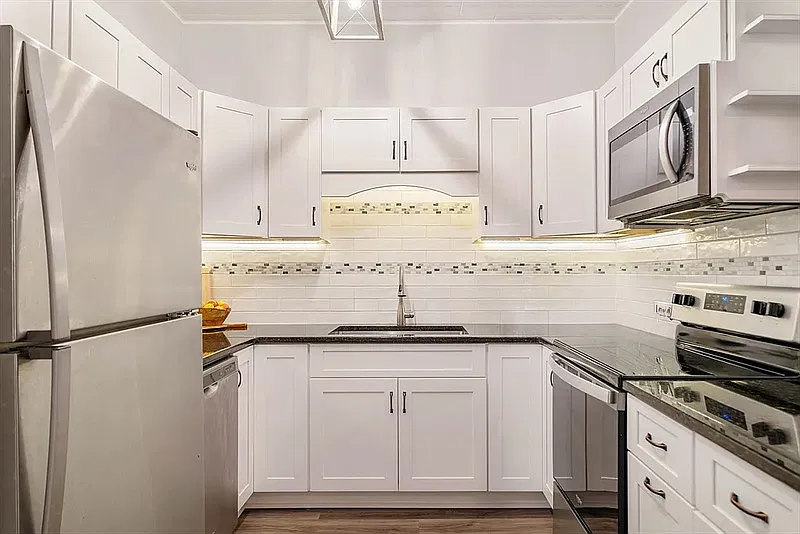 1 bed, 1.0 bath, 747 sqft, $1,650 — Photo 2