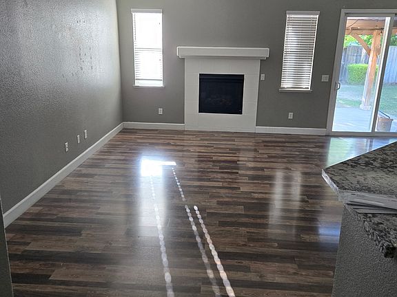 3rd image of 1181 Bluegrass St