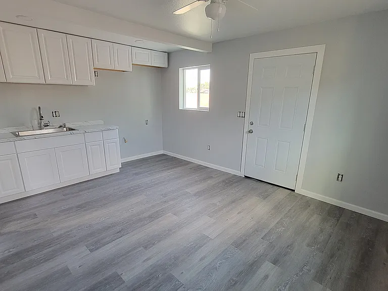15934 N St — Photo 2