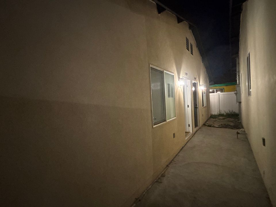 1st image of 3006 S Palm Grove Ave #3