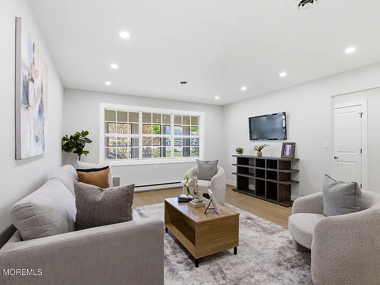 2 Leighton Ln — Photo 10