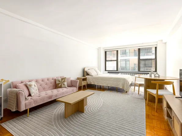209 East 56th Street image 1 of 8