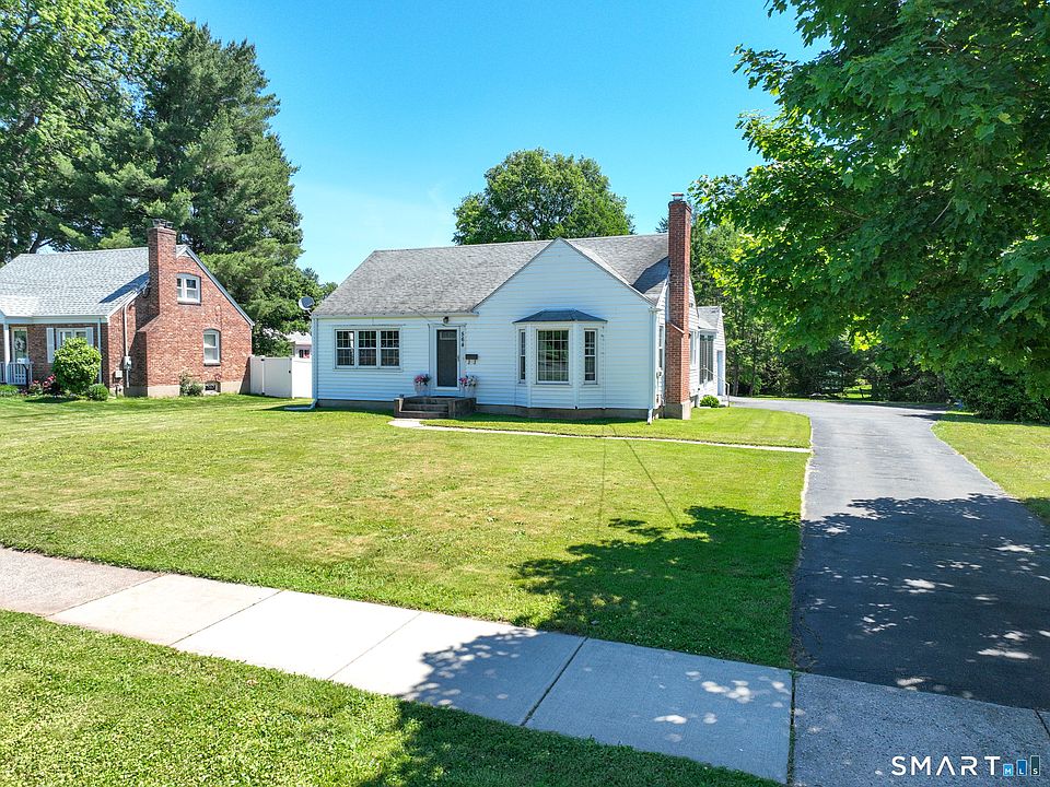 1st image of 564 Willard Avenue