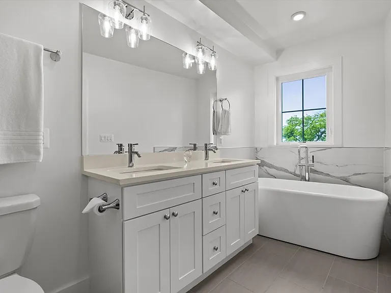 1253 Holbrook Ter NE #2 — Photo 4