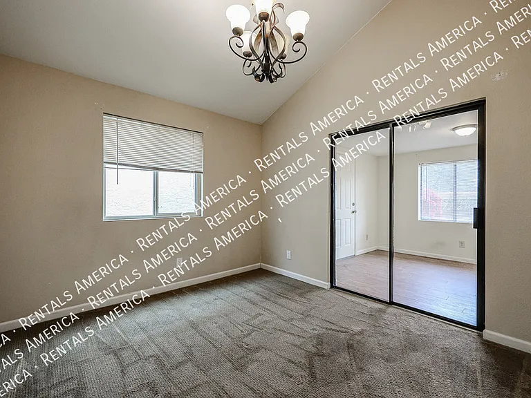 1621 E Vaughn St — Photo 20