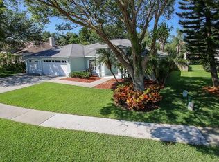 932 Oakview Rd, Tarpon Springs, FL 34689