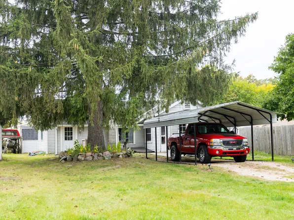 419 Jermyn St, Ionia, MI 48846