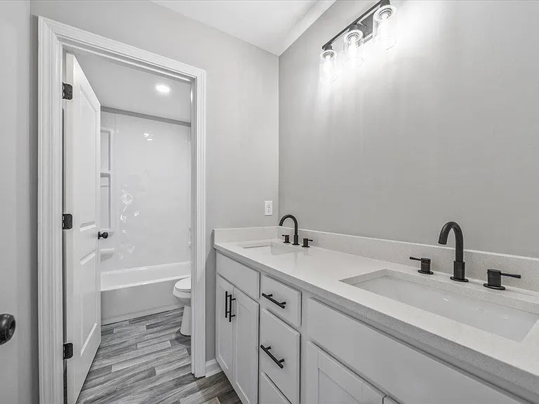 2844 Nathan Ave — Photo 26