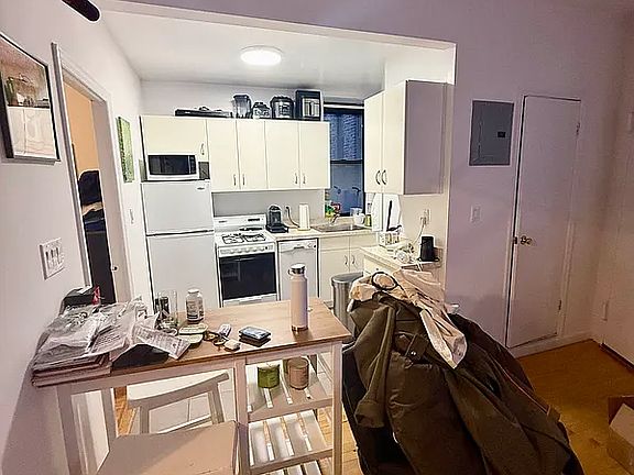 4th image of 225 Columbus Ave APT 3E