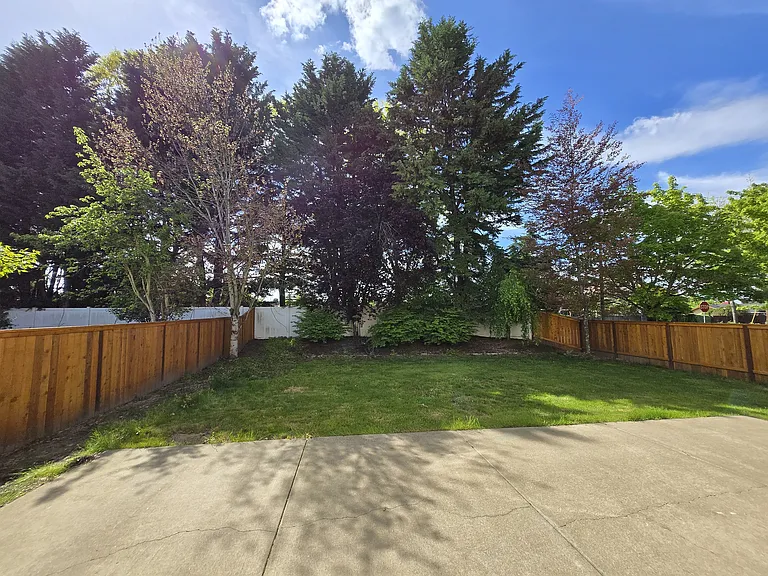 14571 SE Cherry Hill Ln — Photo 3