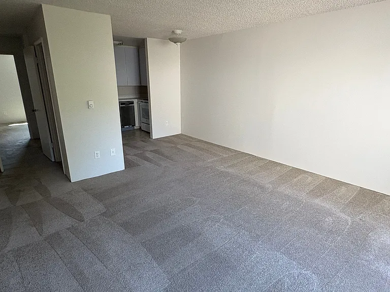 133 SW Normandy Rd #9 — Photo 4
