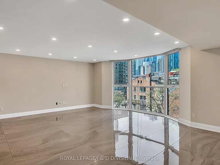 25 George St S #405 — Photo 7