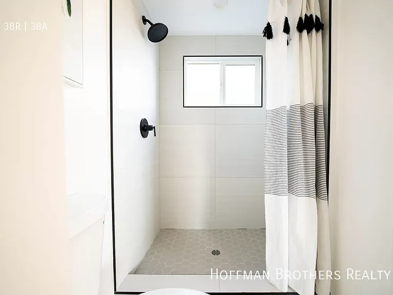 2681 Roseview Ave — Photo 14