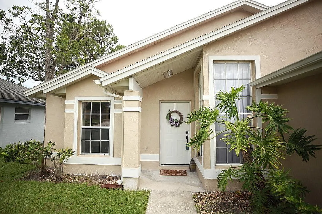 3 bed, 1408 sqft, $2,350 — Photo 1