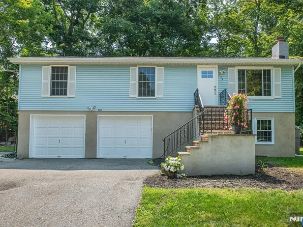 148 Papscoe Rd W, Hewitt, NJ 07421