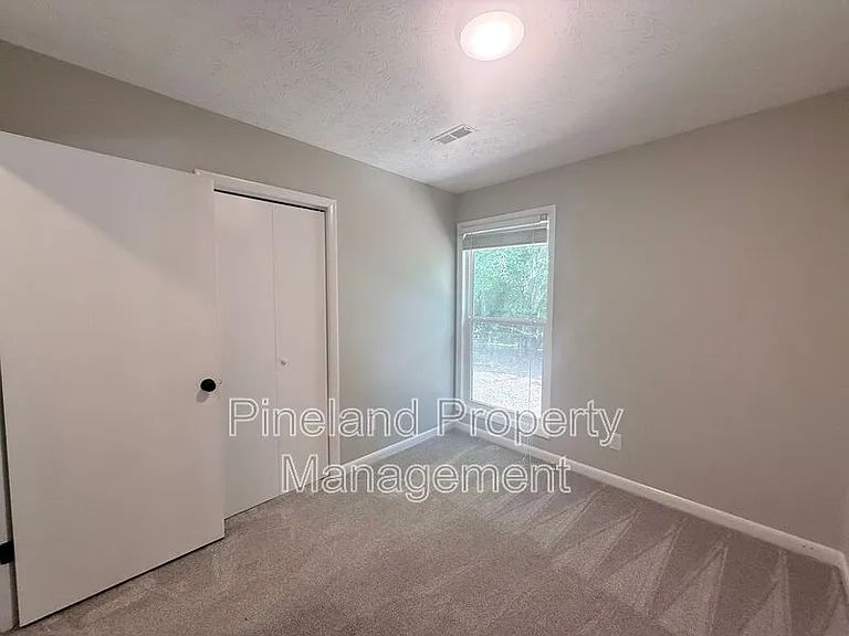 890 Bridgette St — Photo 10
