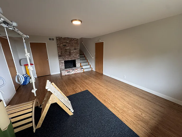 3131 Robinson Dr — Photo 30