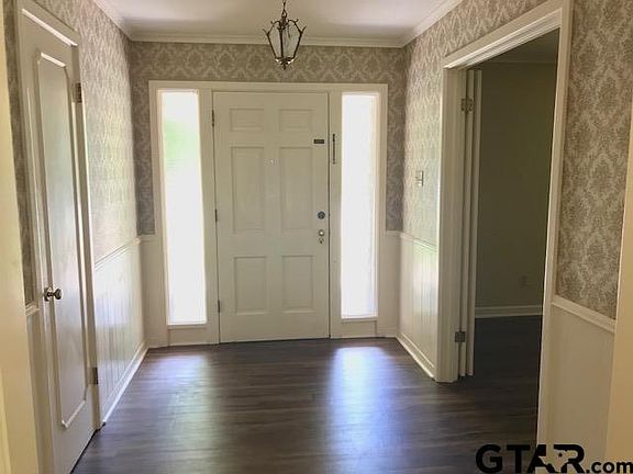 3rd image of 1614 Everglades Dr