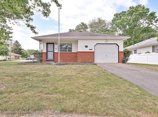 29 Barbuda St, Toms River, NJ 08757