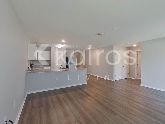 4th image of 2140 NW 22nd Ave
