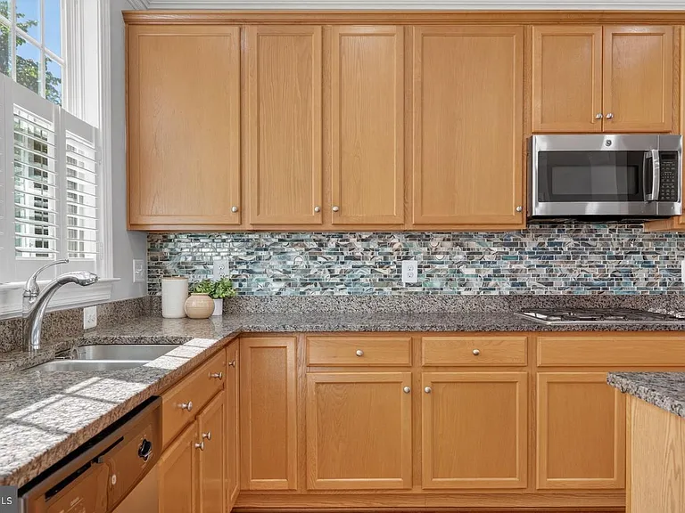 7897 Carbondale Way — Photo 11
