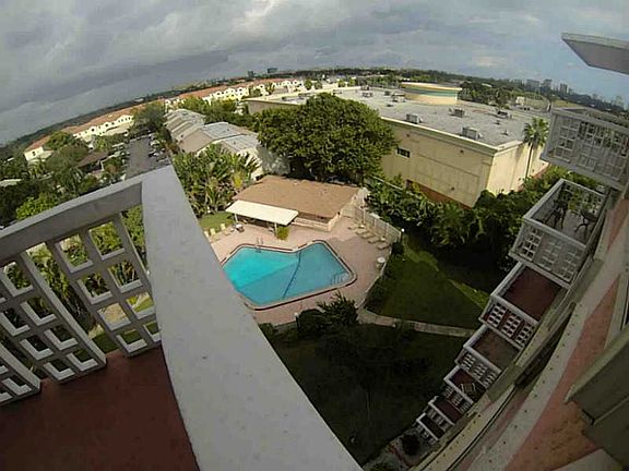 3rd image of 1831 NE 38th St APT 707