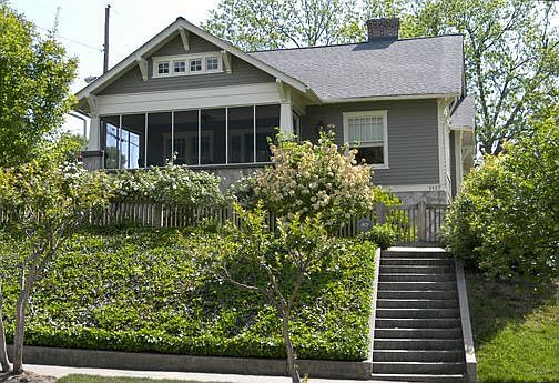1117 N Highland Ave NE