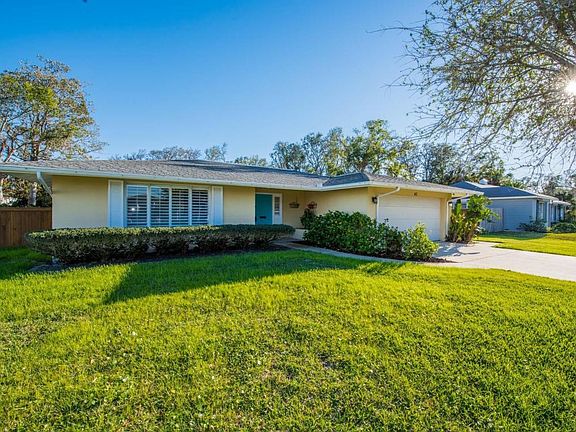 5th image of 42 Crystal Cir